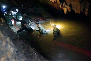 Illustration for article titled Por qué los niños atrapados en la cueva de Tailandia no pueden simplemente nadar con máscaras de oxígeno y salir